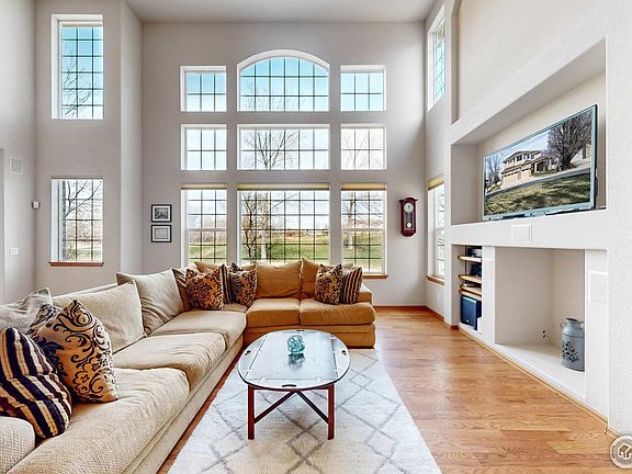2nd image of 14157 Whitney Cir