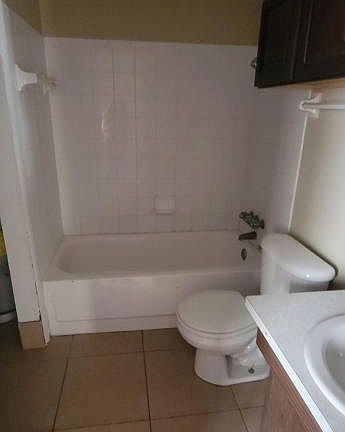 3rd image of 109 Magnolia St APT 10
