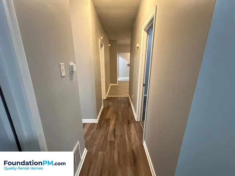 735 Roanoke Ave — Photo 6
