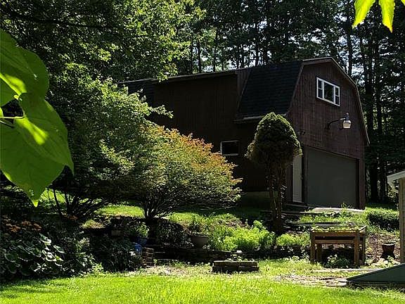 2nd image of 884 Bunn Hill Rd