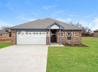 1090 Elowyn St, Edmond, OK 73034