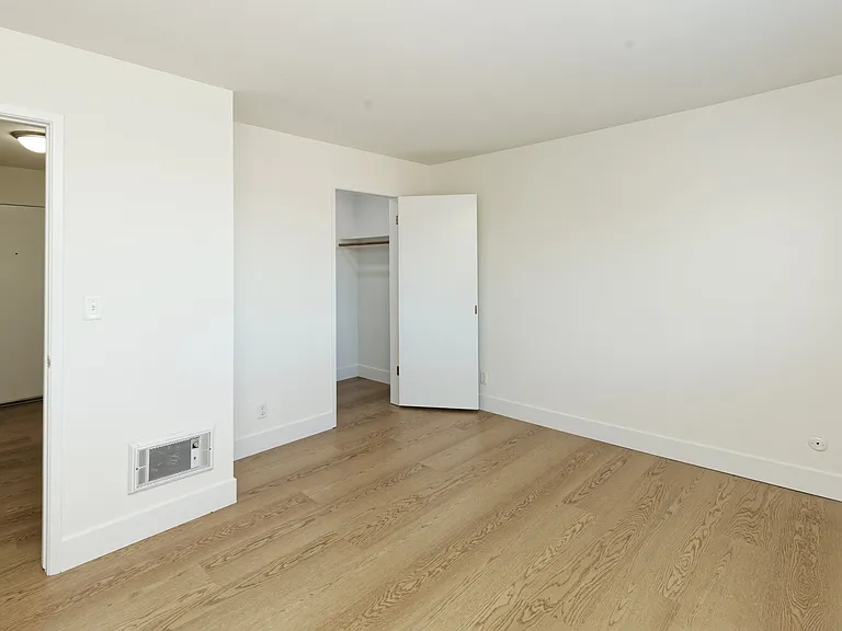150 Haas — Photo 19