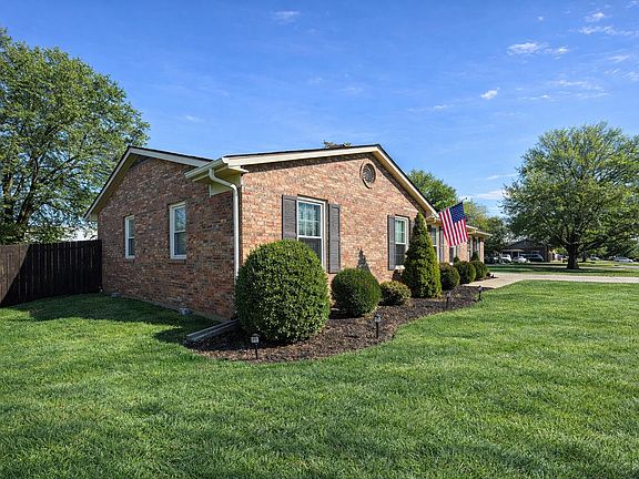 3rd image of 201 Normandy Cir