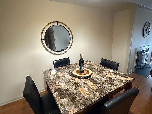 3rd image of 140 Kane St APT B6