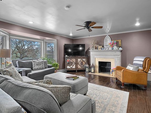 2nd image of 604 4th Ave S