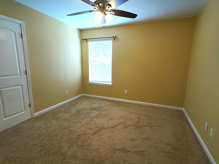 7165 Ashmoor Dr N — Photo 3