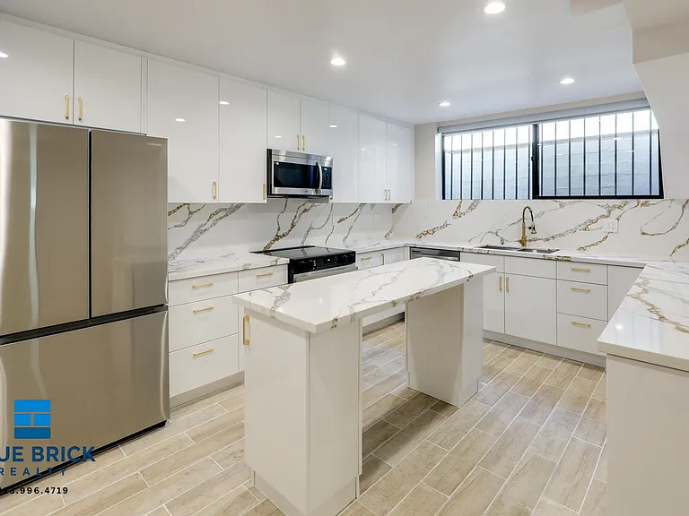 1035 N Hayworth Ave #100 — Photo 14