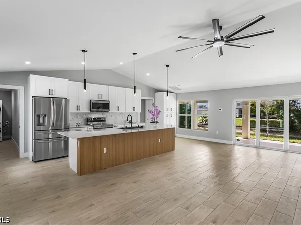 2210 NW 2nd Ave, Cape Coral, FL 33993
