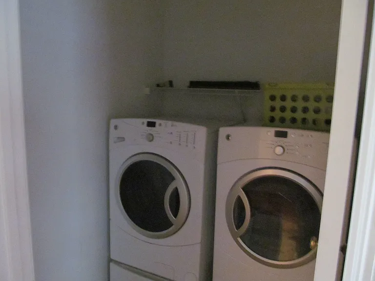 107 Berkley Ct #107 — Photo 15