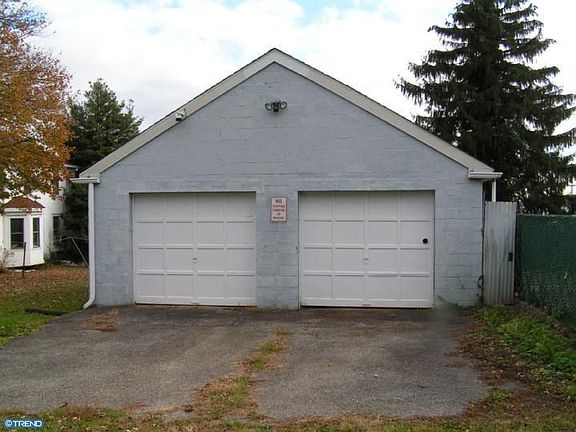 3rd image of 1707 Walnut St