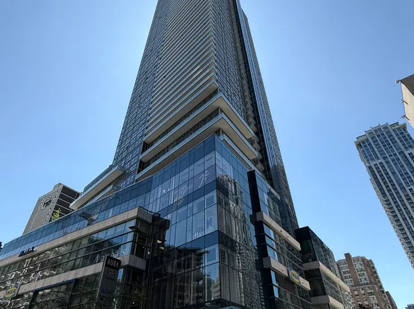 386 Yonge St, Toronto, ON