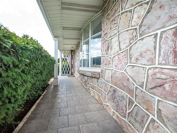 4th image of 3351 Shelton Ave
