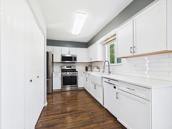 5th image of 2749 Stuart Kaplan Dr