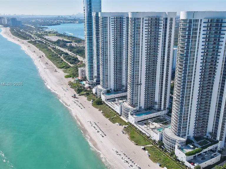 16001 Collins Ave #907 — Photo 30