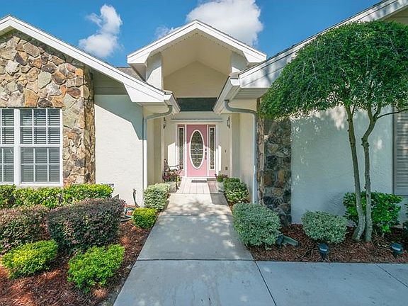 2nd image of 700 Lake Eloise Pl