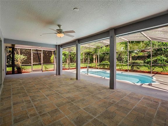 4th image of 8421 Bailey Dr