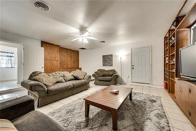 1st image of 2141 Yorkshire Dr