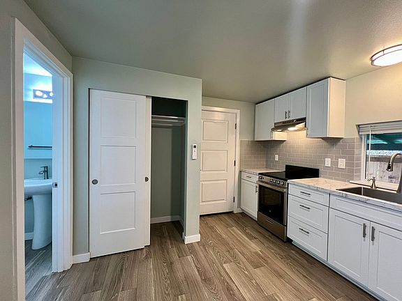 5th image of 114 W Bay Dr NW
