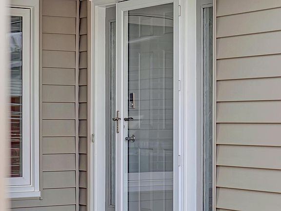 3rd image of 5127 S 71st St