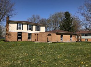 6820 Roberta Dr, Tipp City, OH 45371