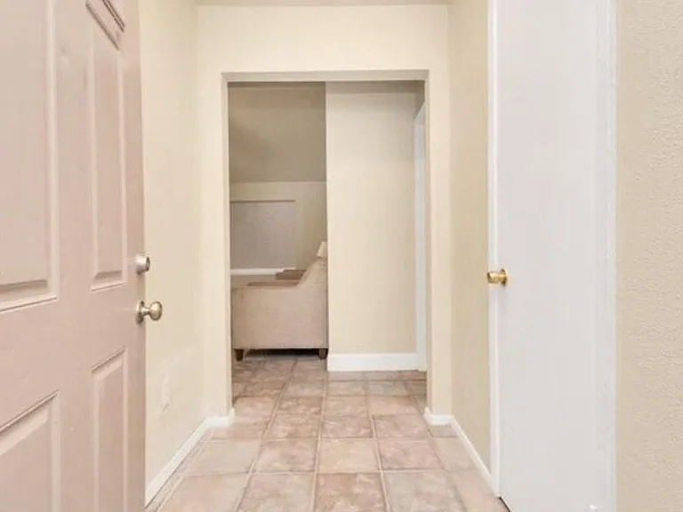 4803 Beechaven St — Photo 2