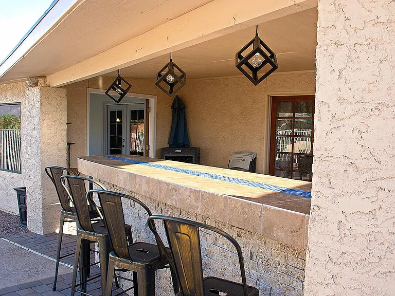 908 E Mesquite Ave — Photo 5