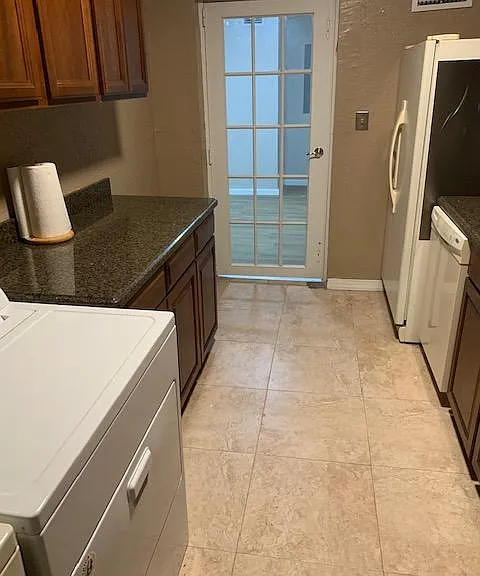 NW 84th St — Photo 10