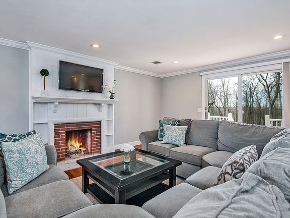 2585 Ridge St Yorktown Heights, NY (08 of 27).jpg