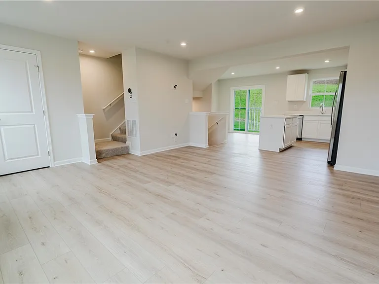157 White Oak Dr #A — Photo 6