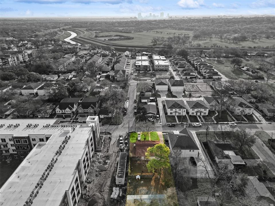 1st image of 300 Athenia Dr