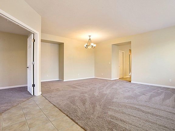 5th image of 547 Barcelona Dr