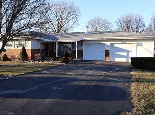 515 E Mann St, Gilman, IL 60938