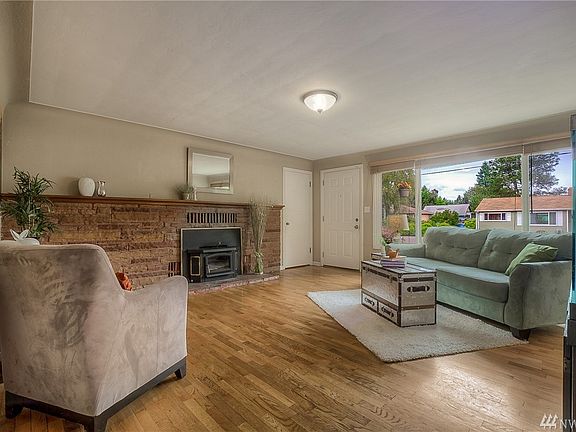 4th image of 4607 17th Ave SE