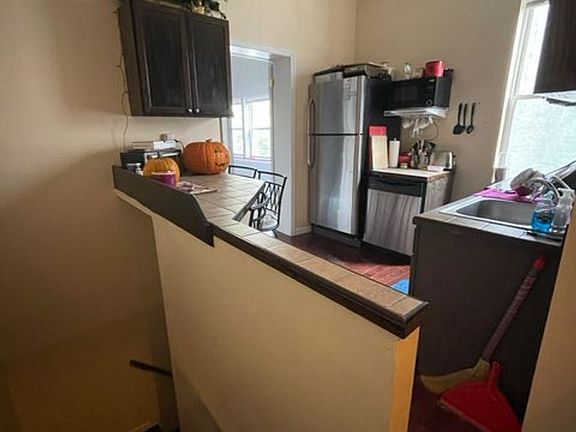 4th image of 1533 Cecil B Moore Ave #1