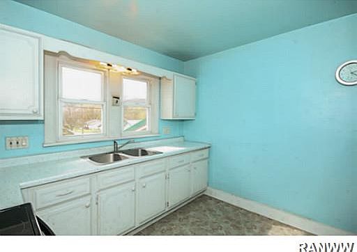 3rd image of 220 E Race Ave