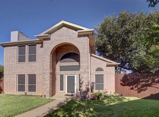 915 Greenridge Dr, Arlington, TX 76017