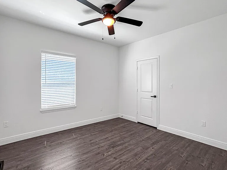 438 Gulf St — Photo 9