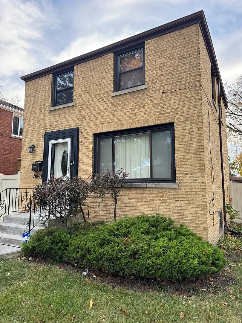 1100 Marshall Ave photo 1
