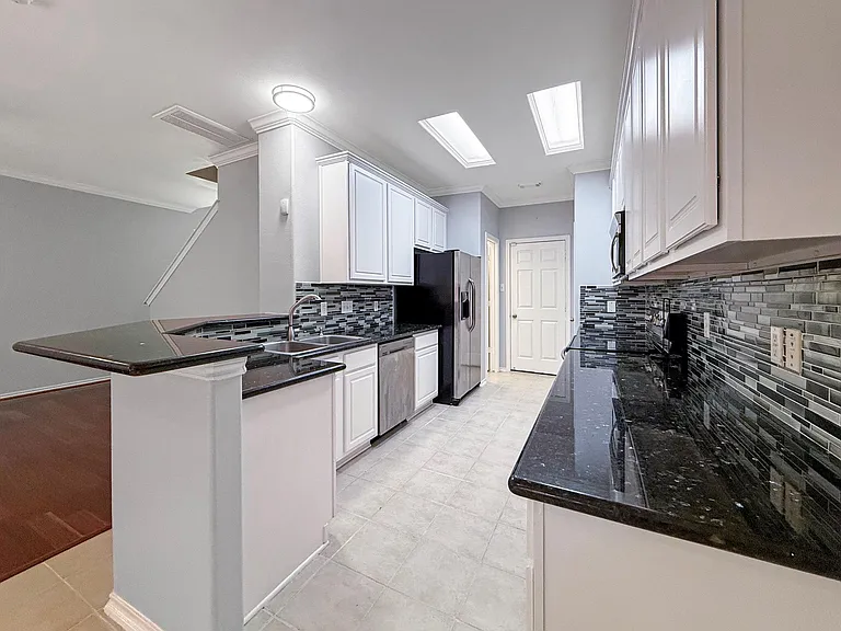 3 Peachridge Pl — Photo 5