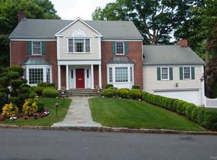 4 Meredith Place, Bronxville, NY 10708