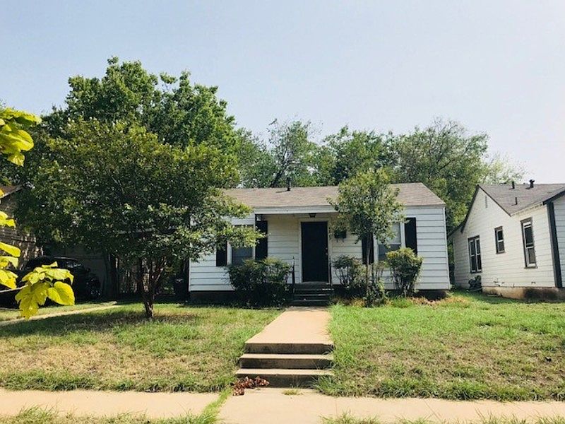 1st image of 4829 Lovell Ave