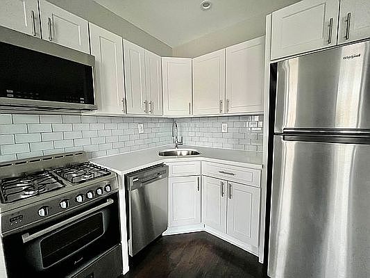2nd image of 215 E 164th St #6X