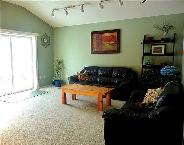 1st image of 1048 Sirlin Dr
