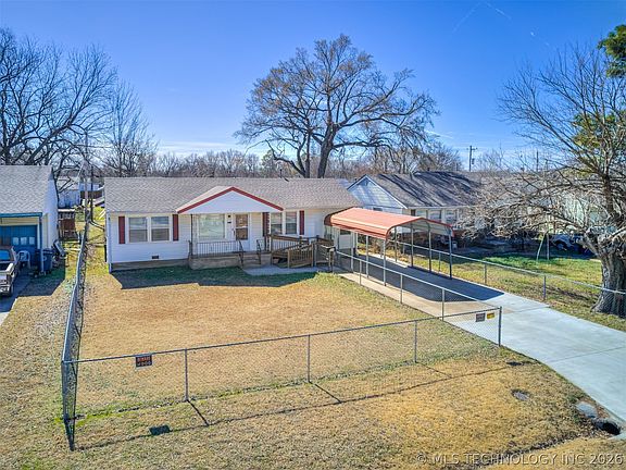 3rd image of 6614 E Reading St