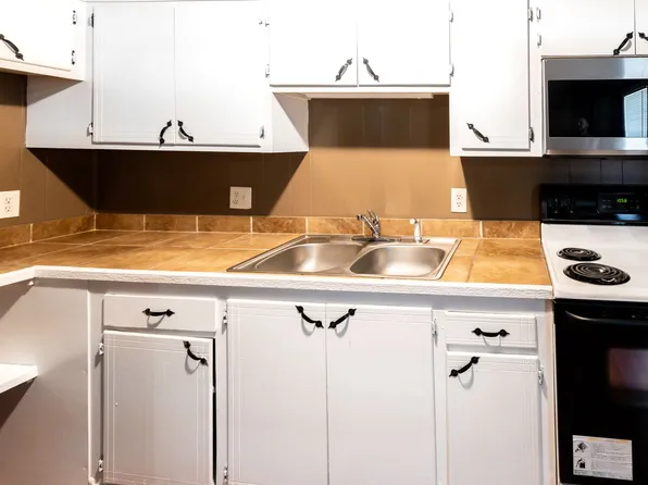 Campus Village Apartment Homes, 2307 W 4th St APT 5, Hattiesburg, MS 39401