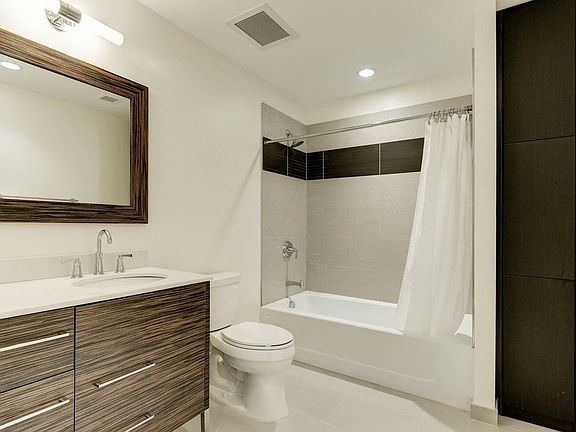3rd image of 1610 N Queen St #215