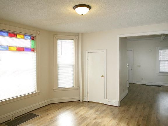 5th image of 2946 Colfax Ave N