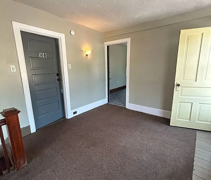 14-18 Penn Ave #A — Photo 2