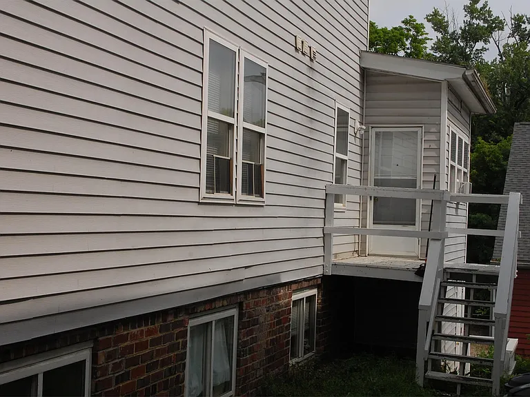 40 E State St — Photo 3