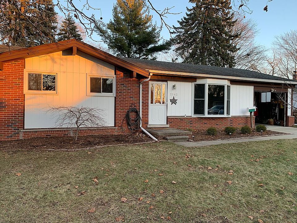 1st image of 2142 Yorktown Dr